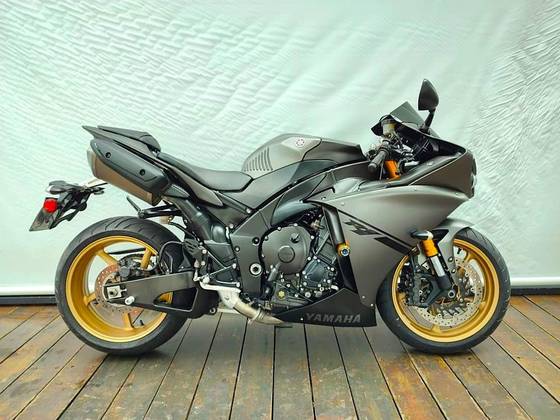 YAMAHA YZF R1 